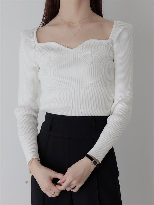 heart neck design tops / white